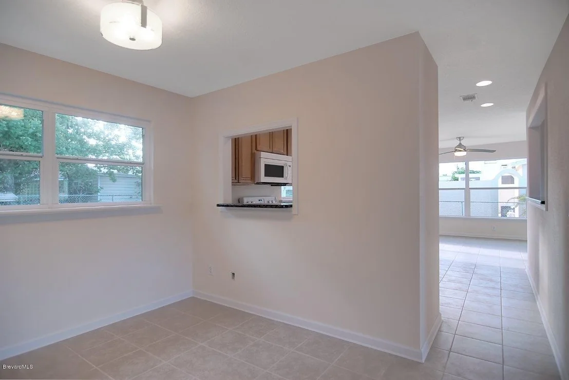 Photo of 524 E Ford Circle