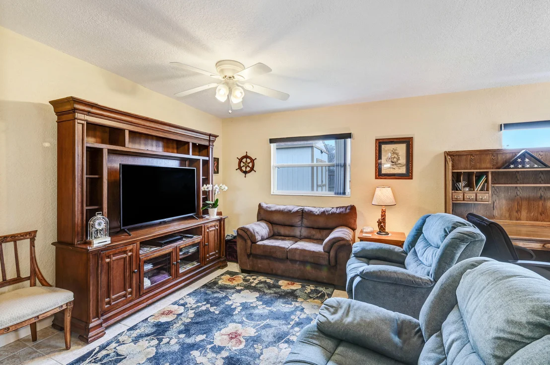 Photo of 992 Cardon Drive