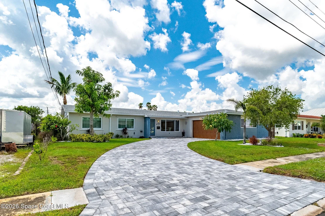 Photo of 452 Cardinal Drive