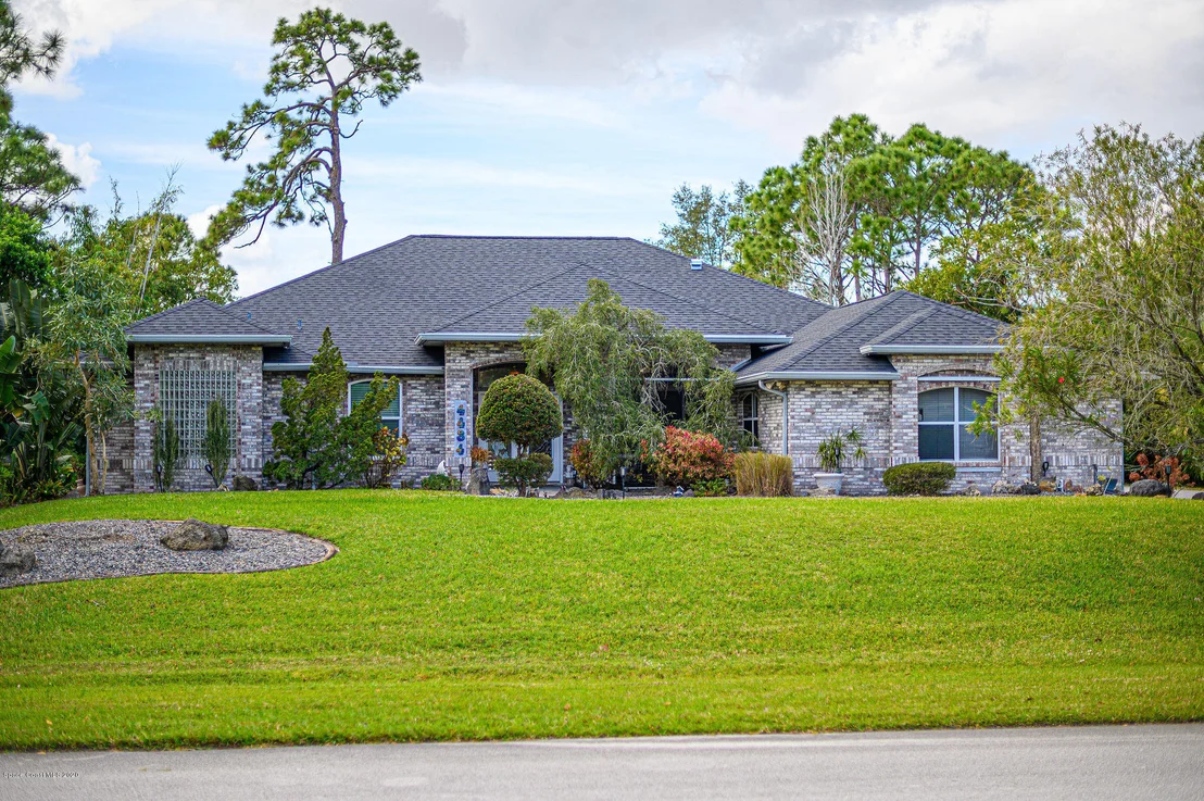Photo of 4434 Long Lake Road