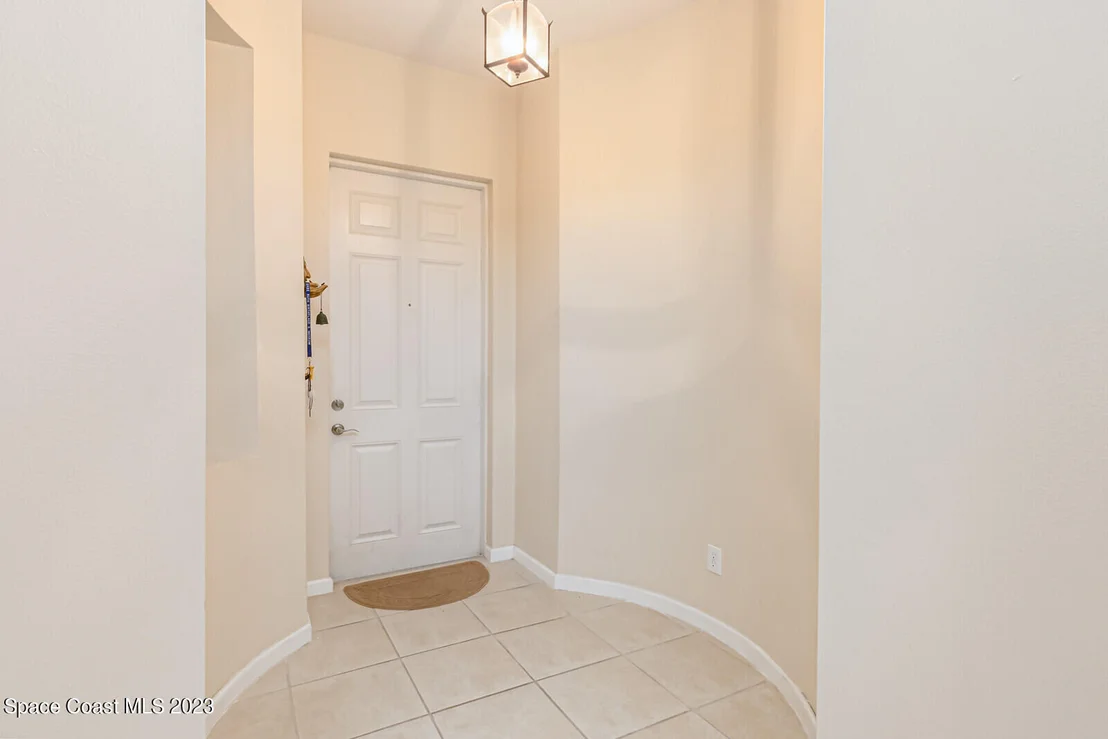 Photo of 881 Benton Drive