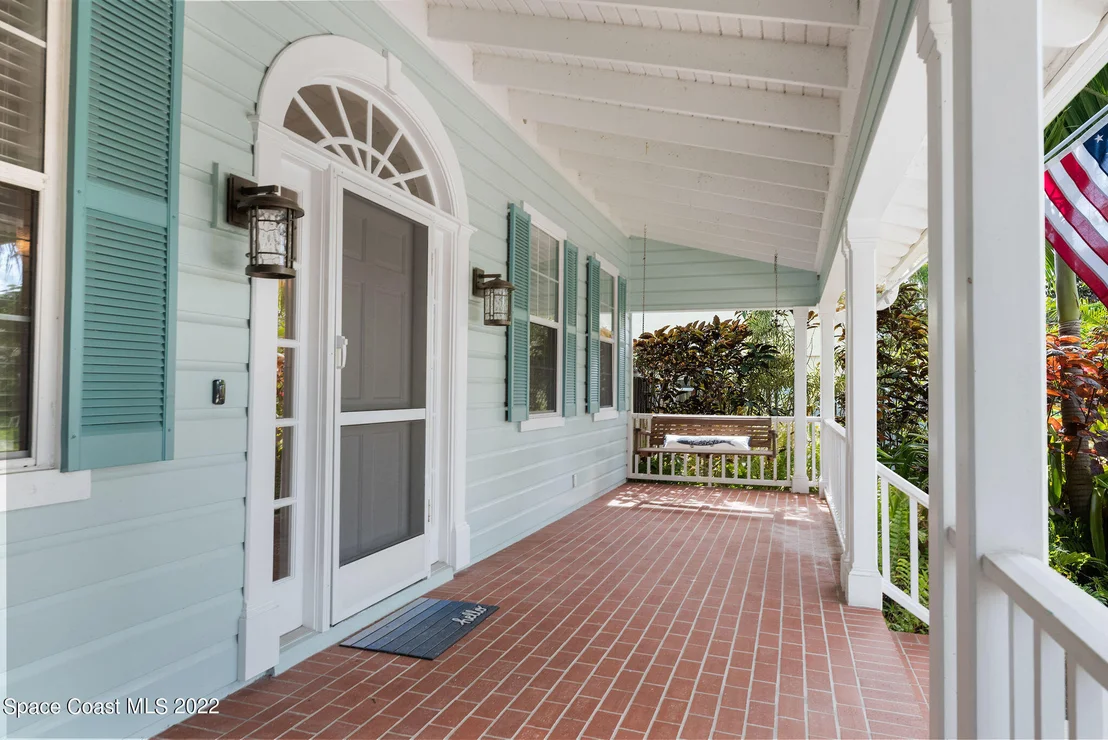 Photo of 416 Riverview Lane