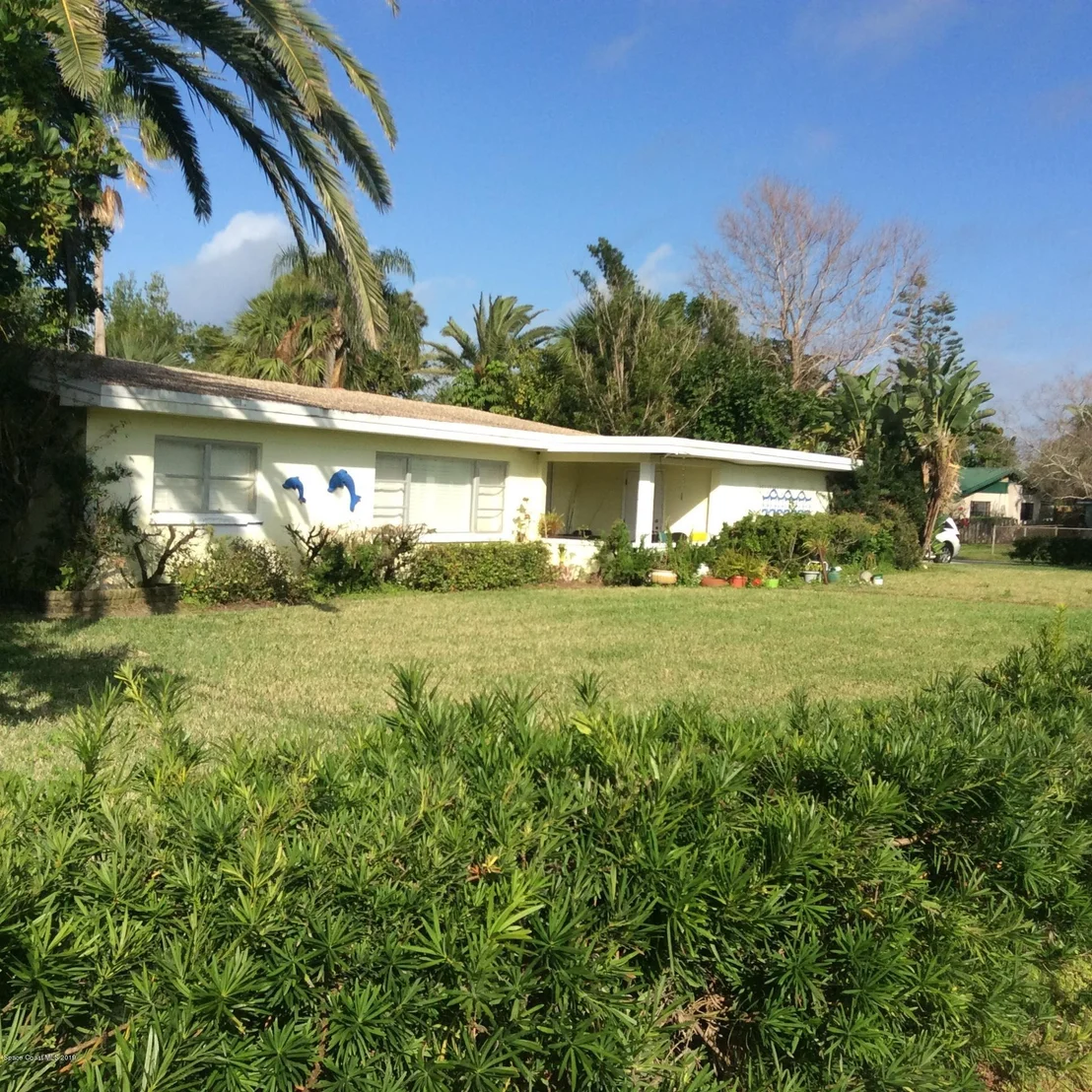 Photo of 2080 Palm Avenue