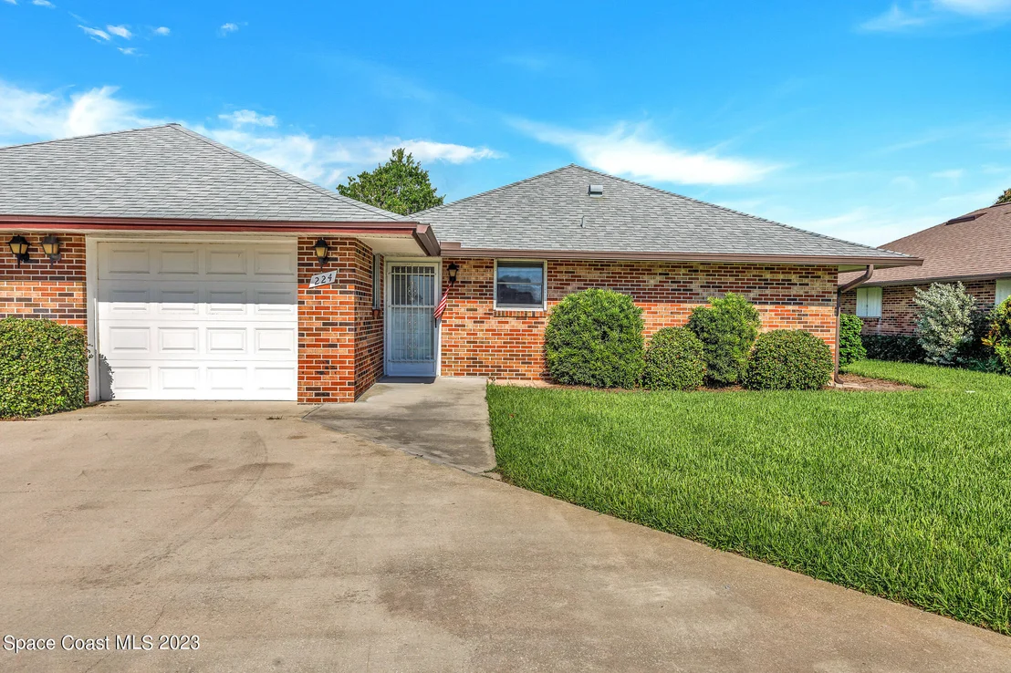 Photo of 224 Chalet Avenue