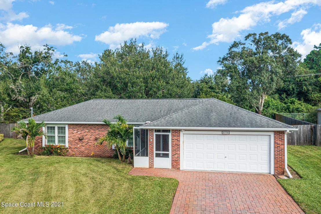 Photo of 5770 Fairbridge Street