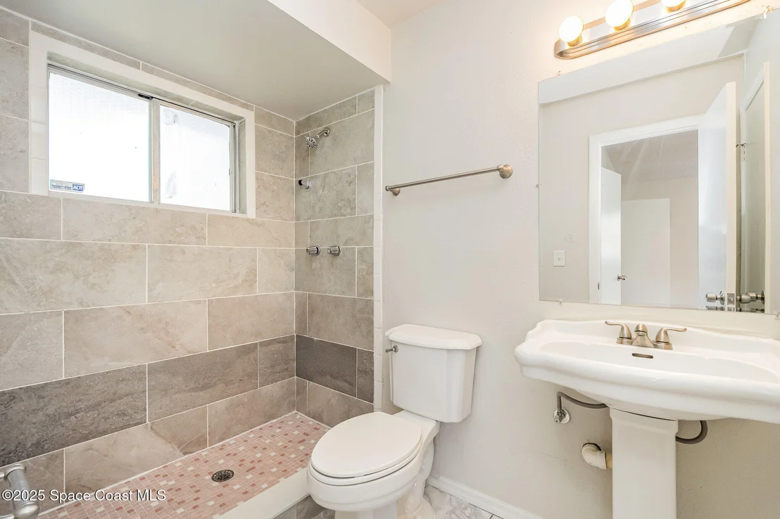 Photo of 1122 Manatee Drive