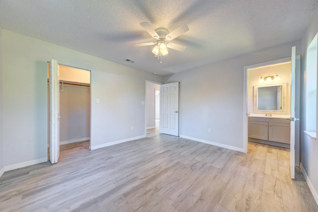 Photo of 5356 Jamaica Road