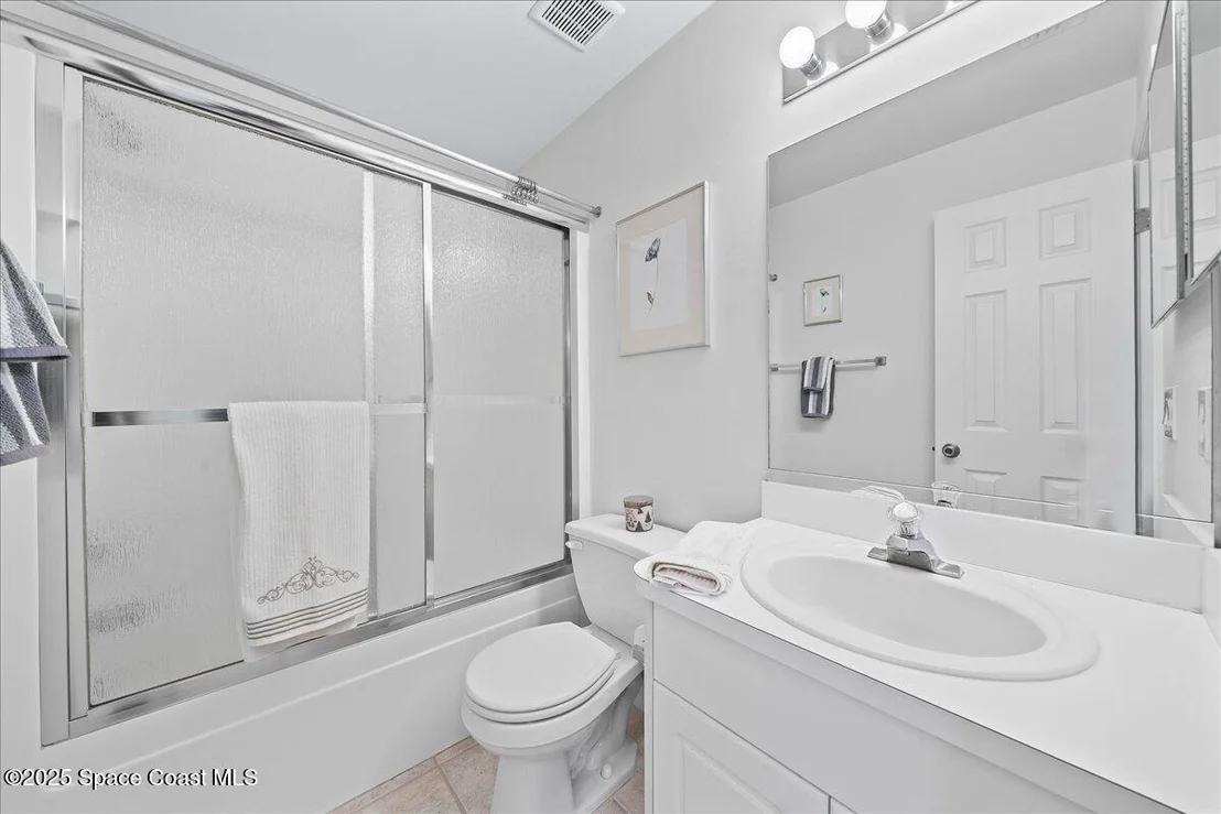 Photo of 883 Villa Drive