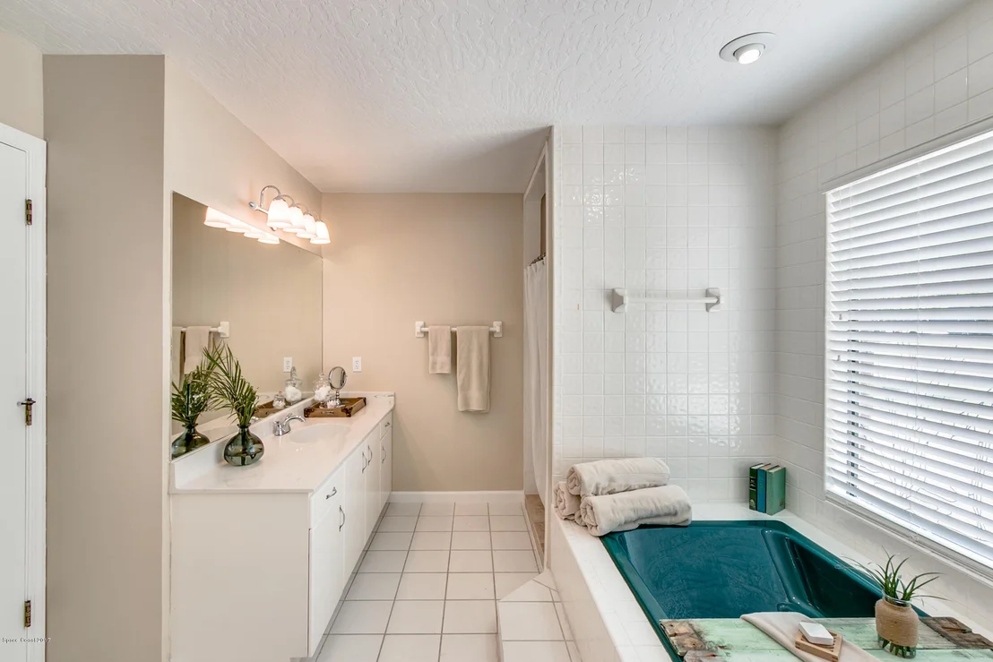 Photo of 902 Whisperpine Drive