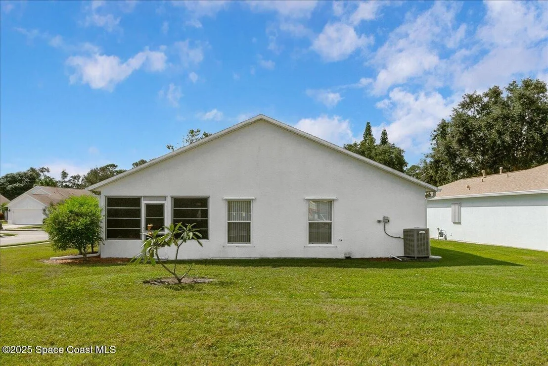 Photo of 1007 Pine Creek Circle NE