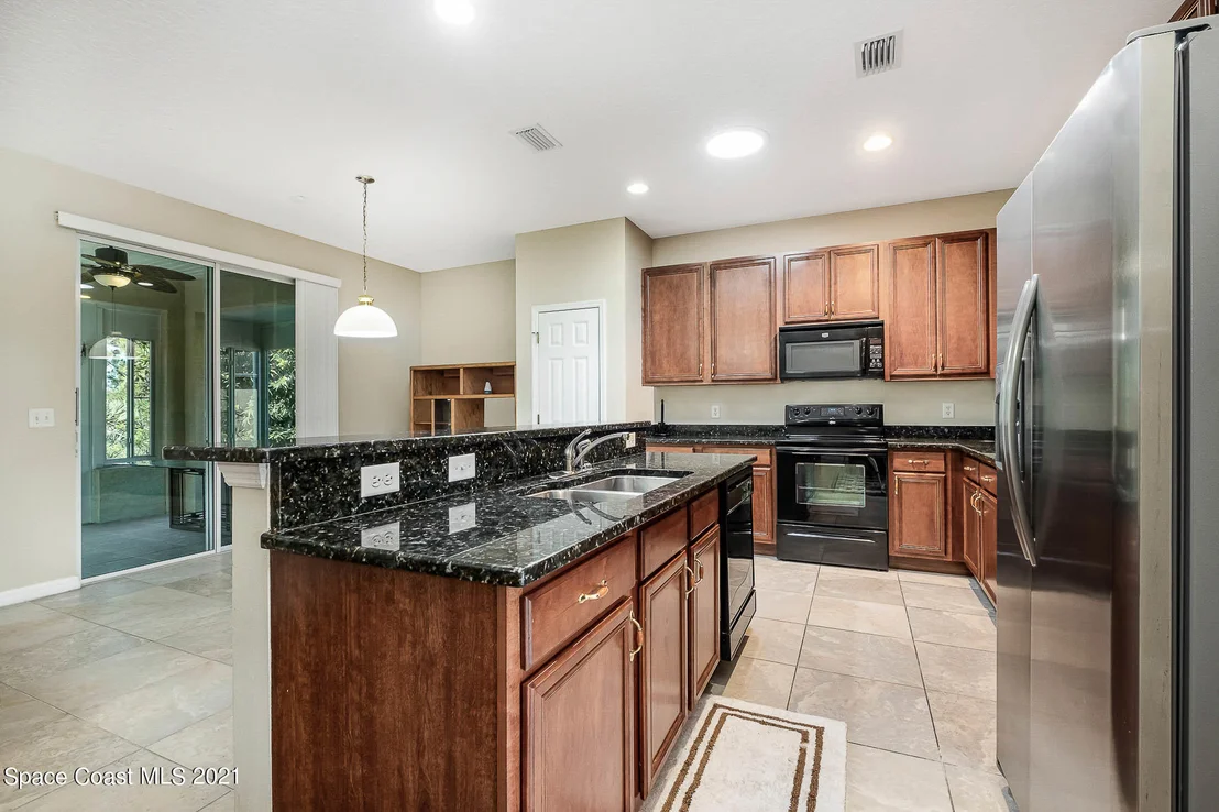 Photo of 3110 Eldron Boulevard SE