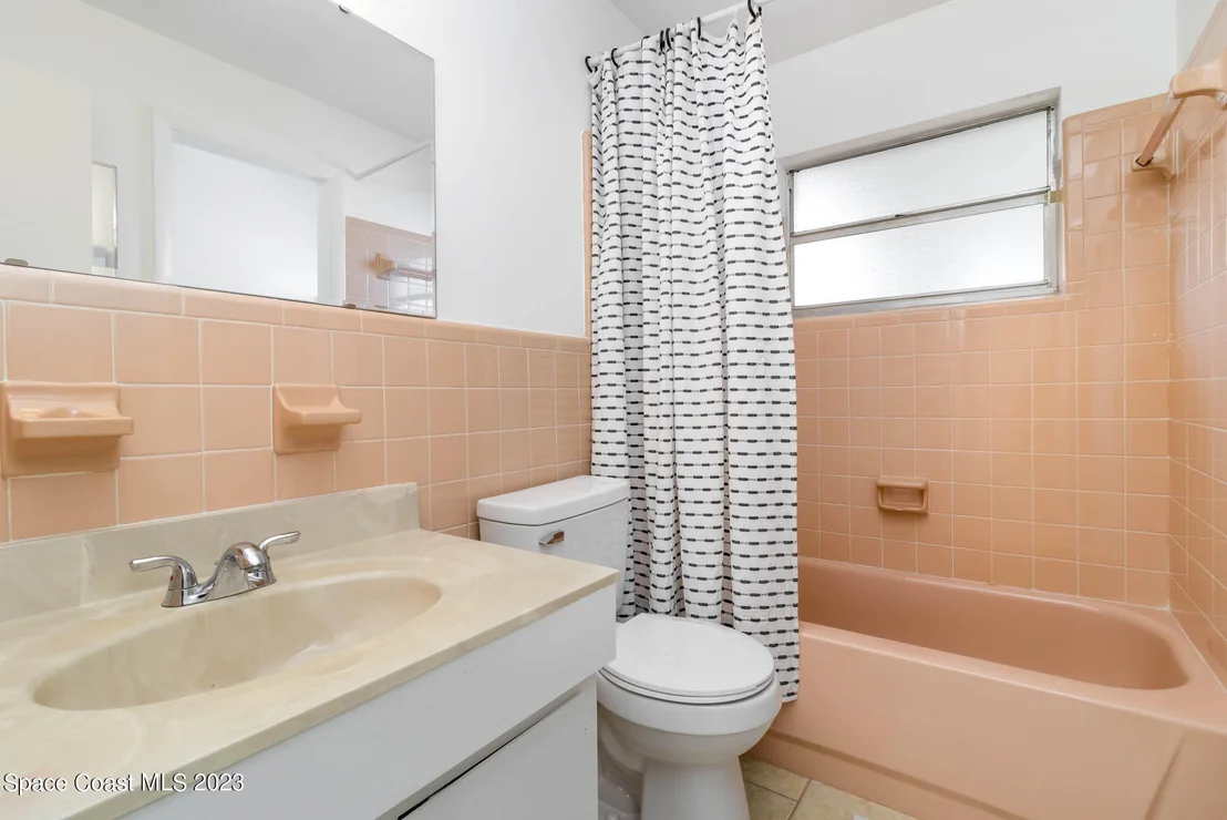 Photo of 2095 Montgomery Road
