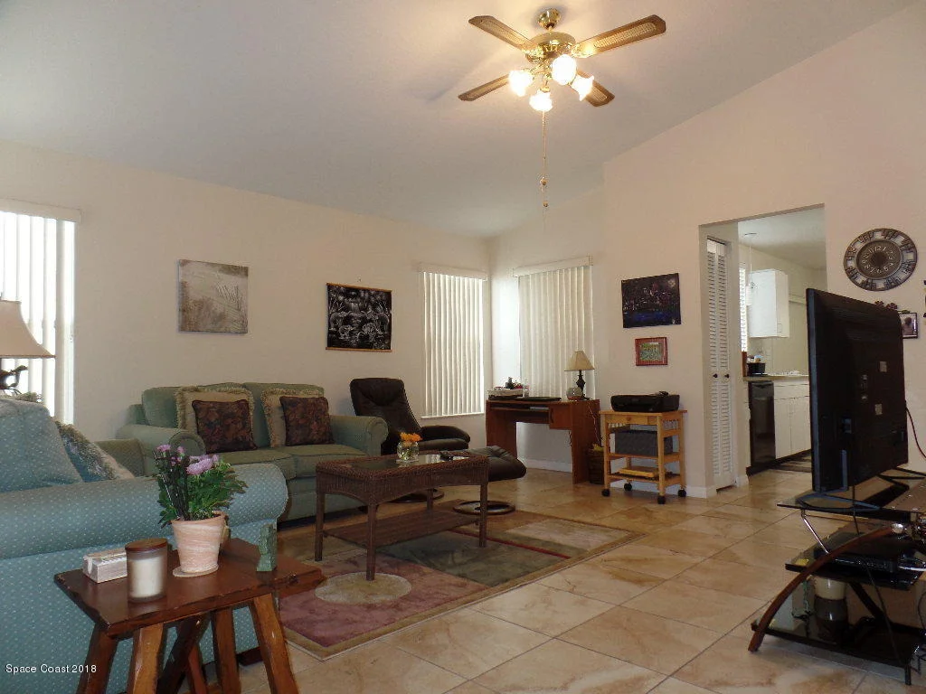 Photo of 1109 Goldenrod Circle NE