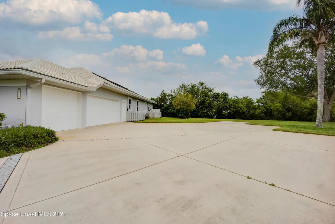 Photo of 951 Stratford Place