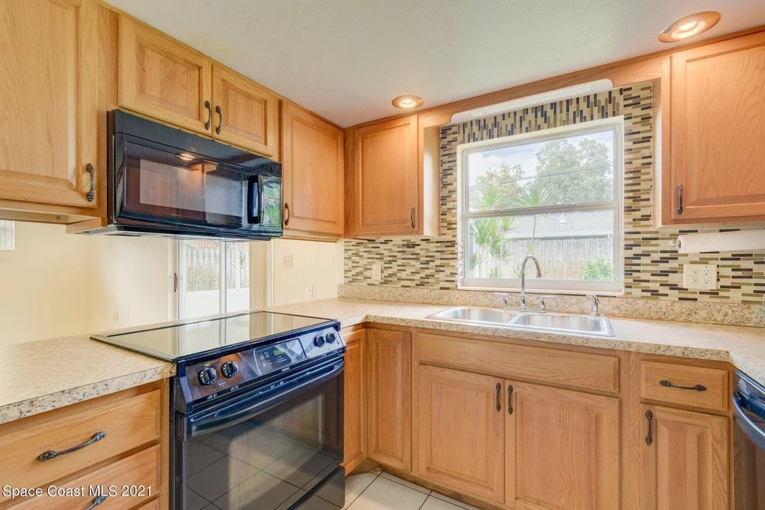 Photo of 910 Jefferson Road