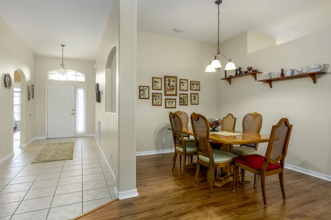 Photo of 804 Tavernier Circle NE