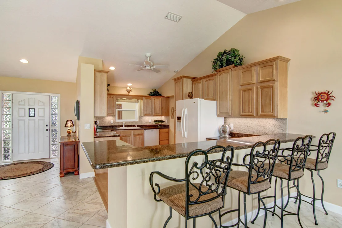 Photo of 3877 Riverside Drive