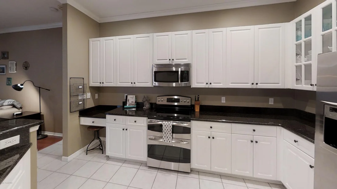 Photo of 975 Carriage Hill Road
