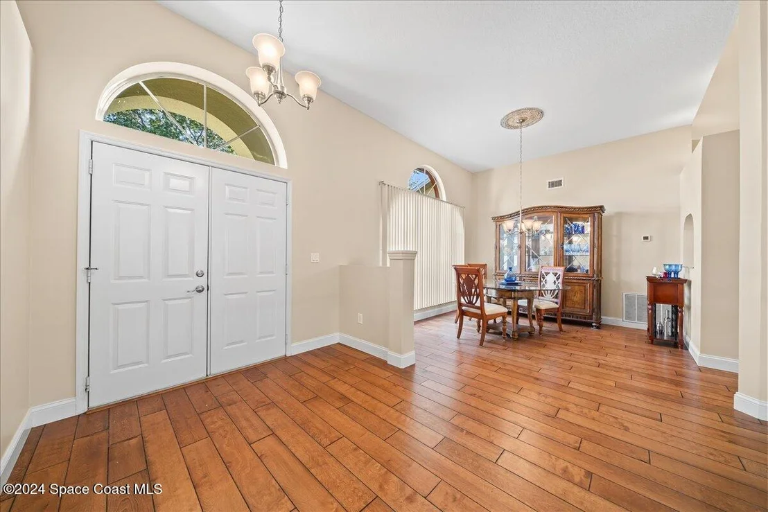 Photo of 4360 Canard Road