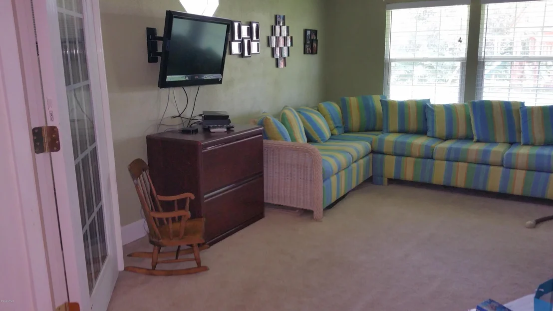 Photo of 451 Crescent Drive