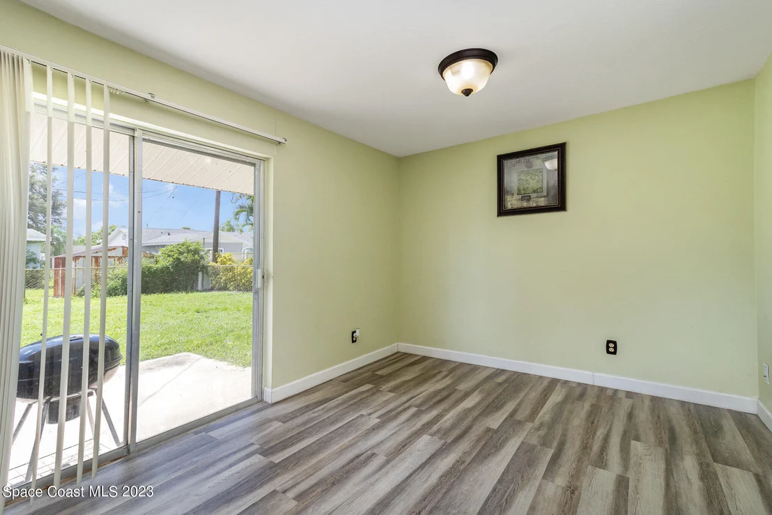 Photo of 1380 Estridge Drive