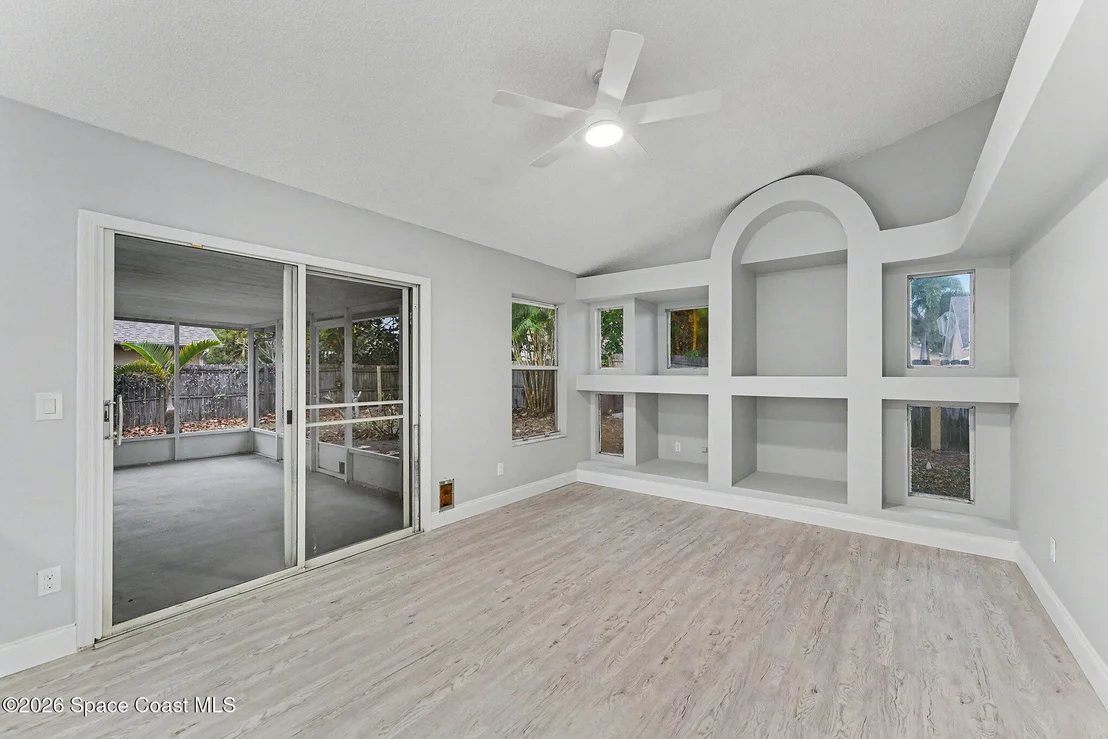 Photo of 876 Brookview Lane