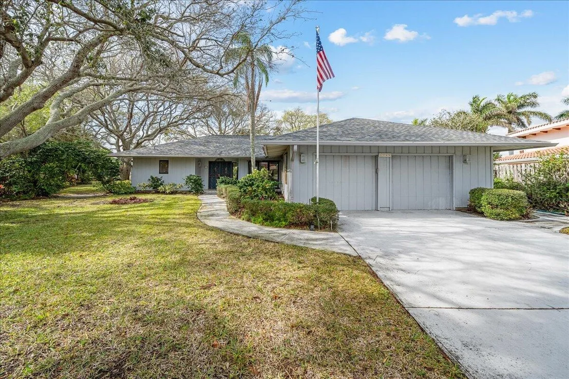 Photo of 1748 Bay Shore Drive
