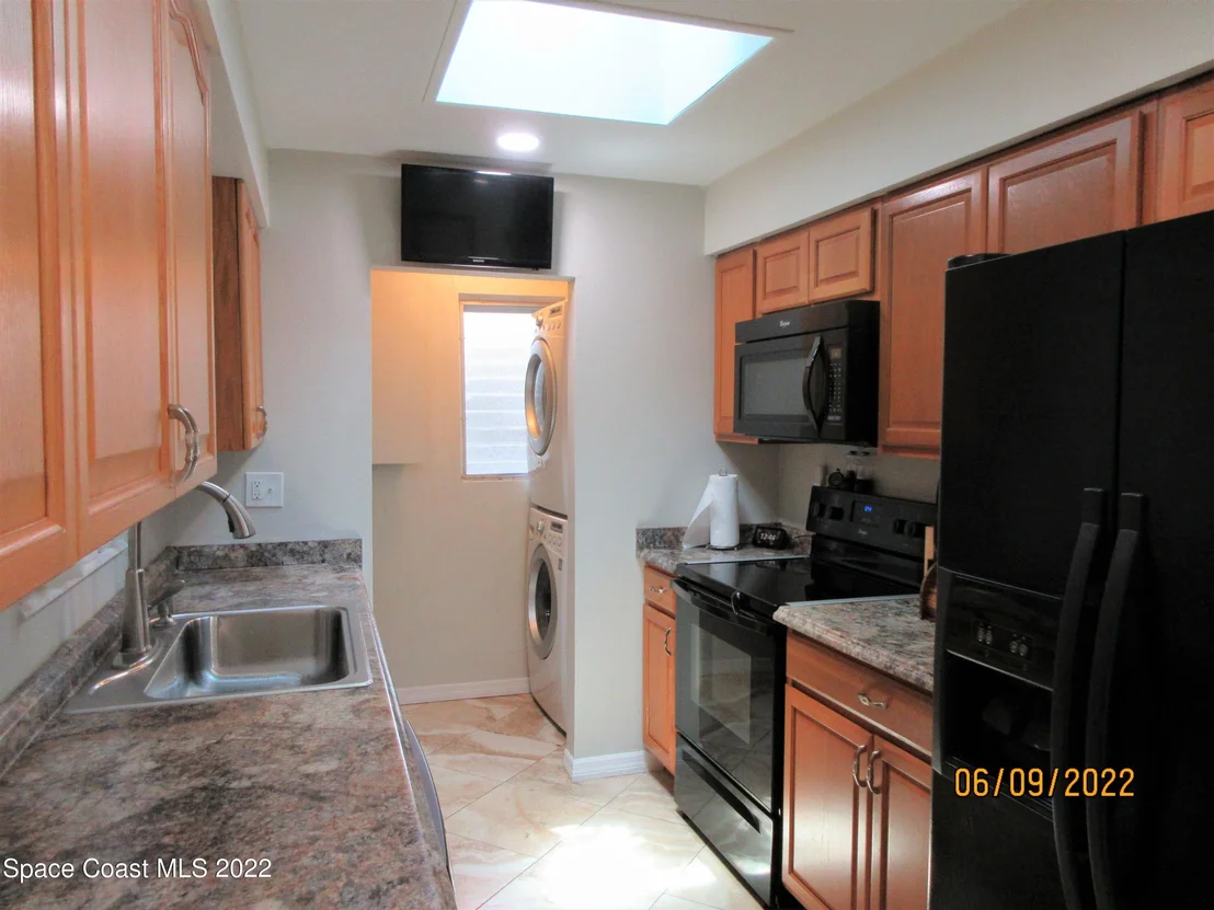 Photo of 2547 Locksley Road
