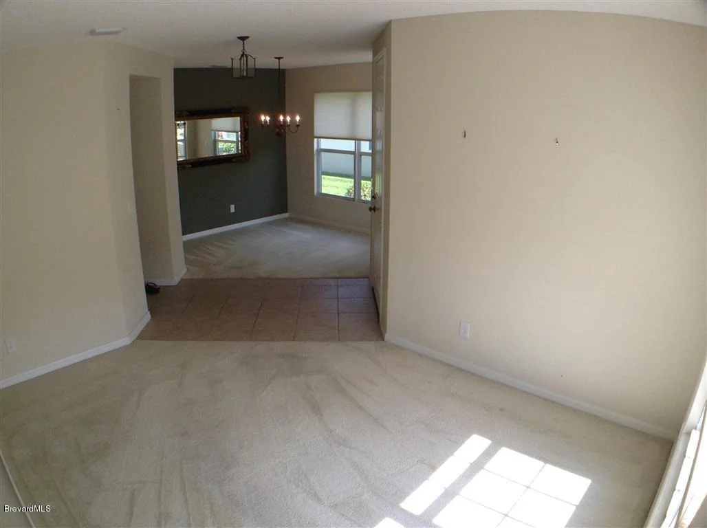 Photo of 989 Riviera Point Drive