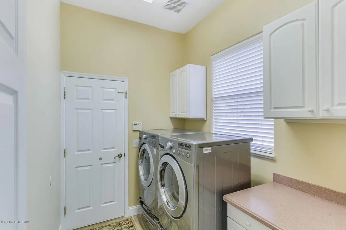 Photo of 925 Palm Brook Drive