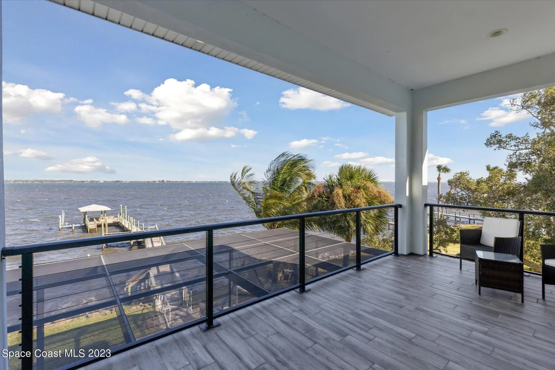 Photo of 3835 Riverside Drive