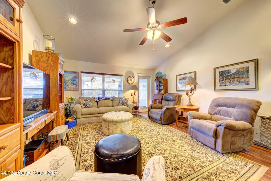Photo of 1815 Botanica Circle
