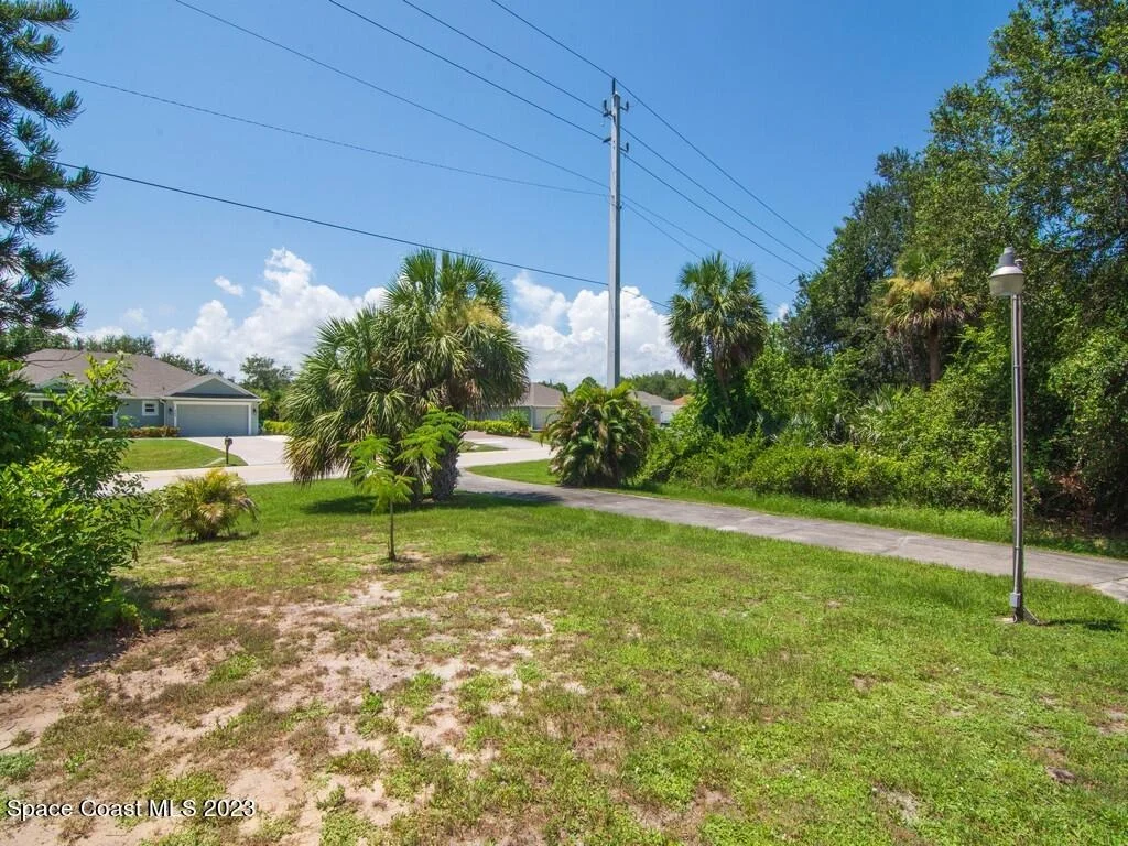 Photo of 898 Bermuda Avenue