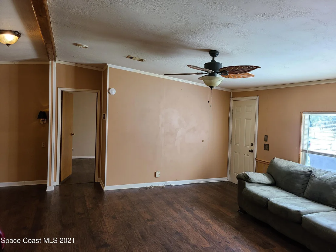 Photo of 17643 Evans Trail
