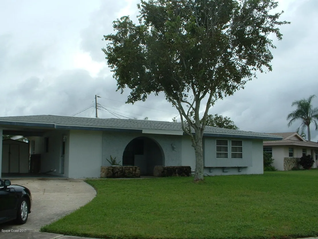 Photo of 733 NE Bianca Drive NE