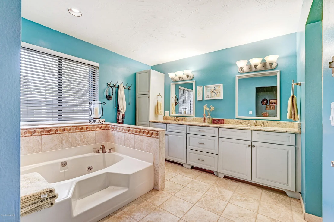 Photo of 255 Cardinal Drive