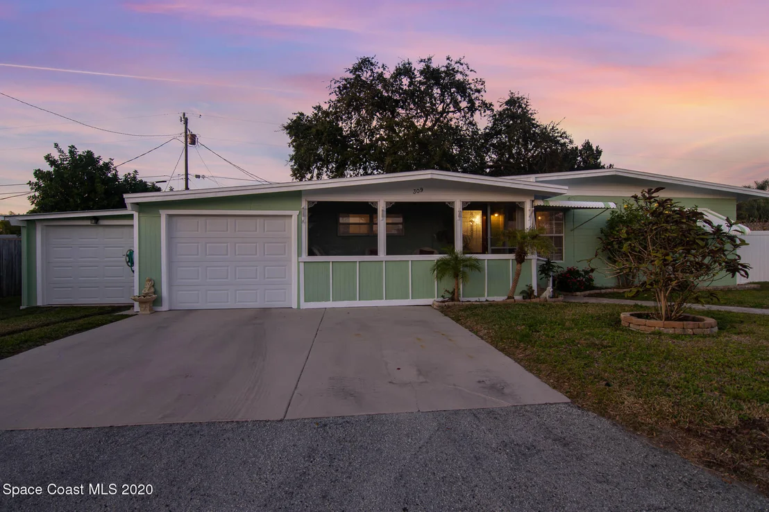 Photo of 309 Live Oak Lane