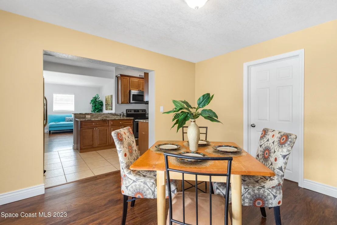 Photo of 1297 Ridgewood Drive