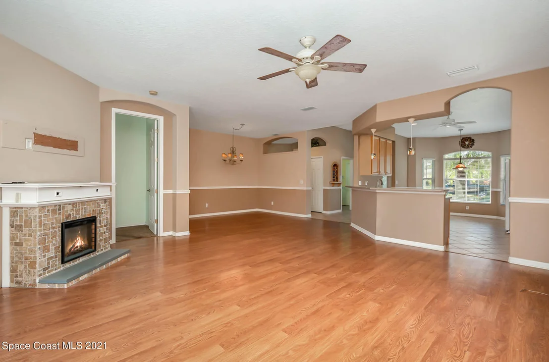 Photo of 4691 Portage Trail