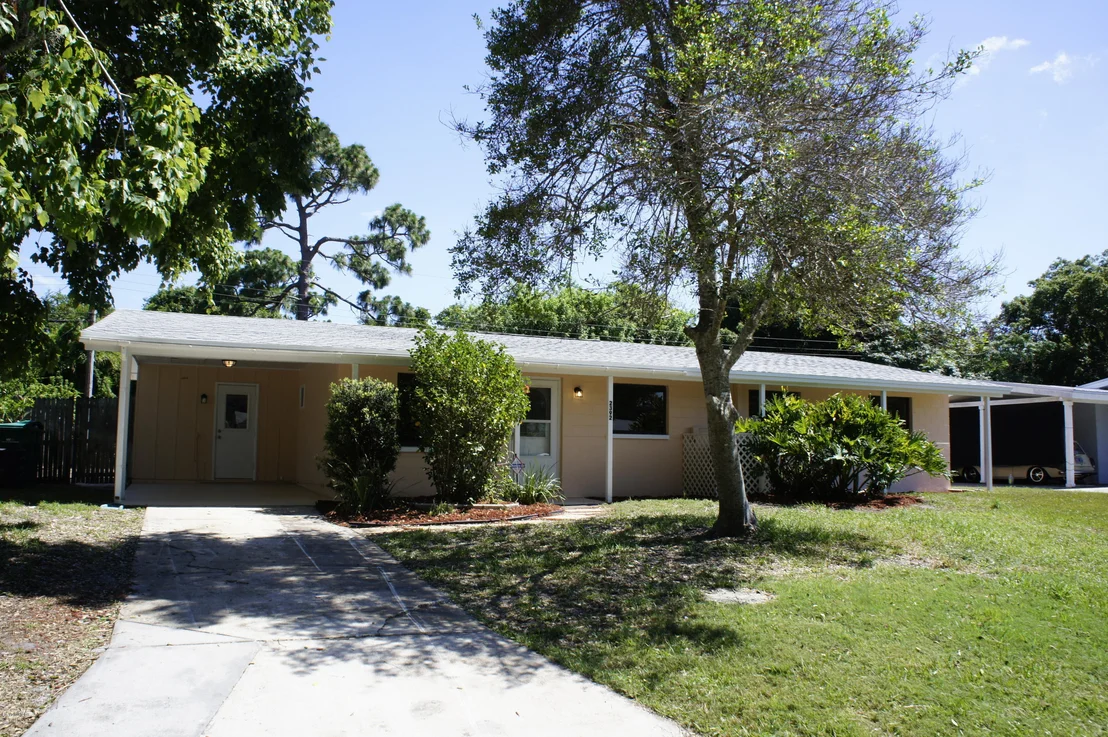 Photo of 2392 Lorna Drive