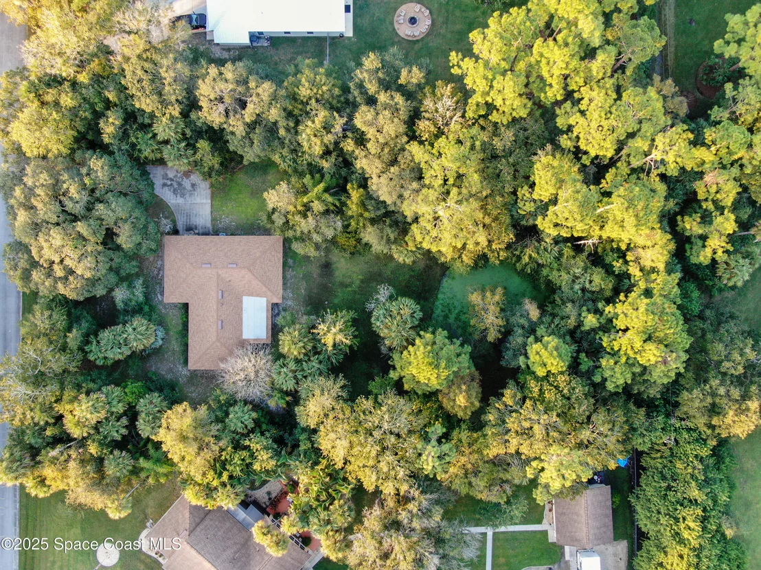 Photo of 1812 Live Oak Drive N