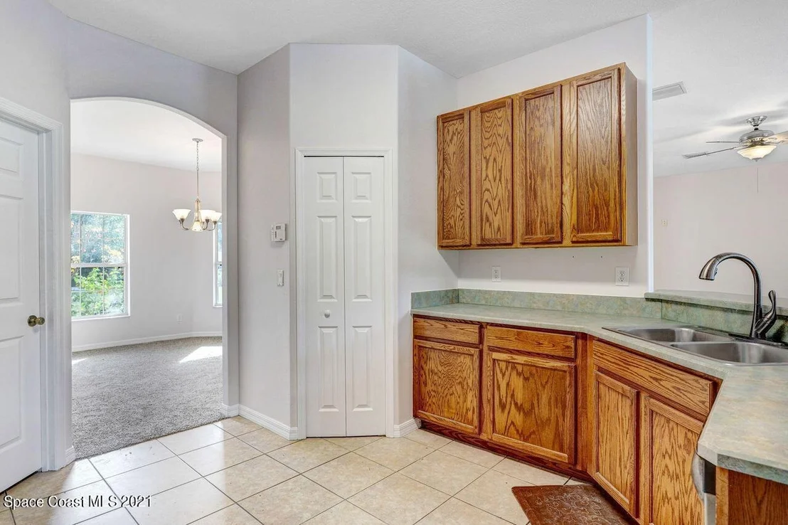 Photo of 5000 Banana Avenue