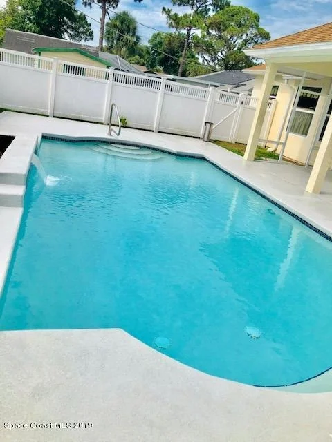 Photo of 561 Ray Street