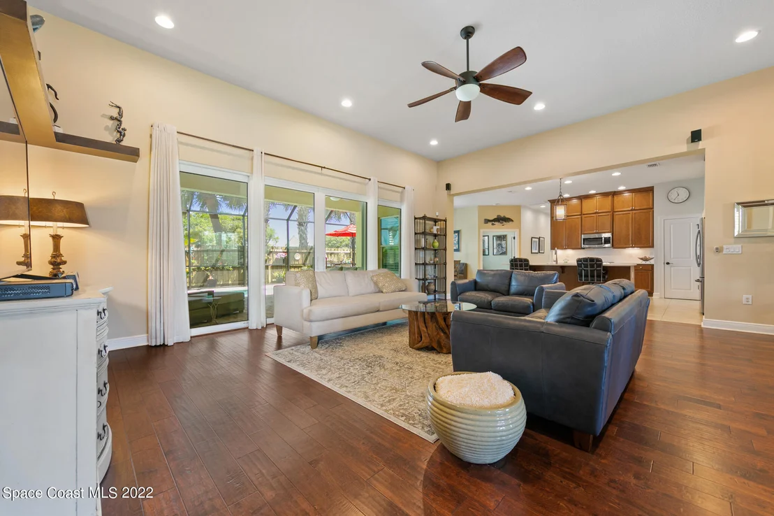 Photo of 130 7th Avenue