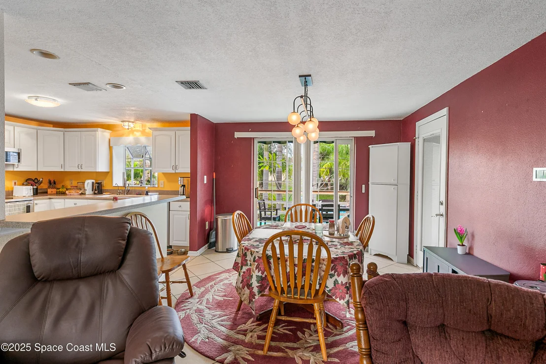 Photo of 409 Lynn Avenue