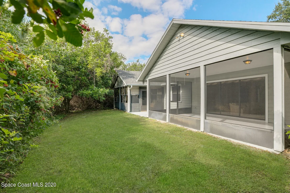 Photo of 2590 Coral Way