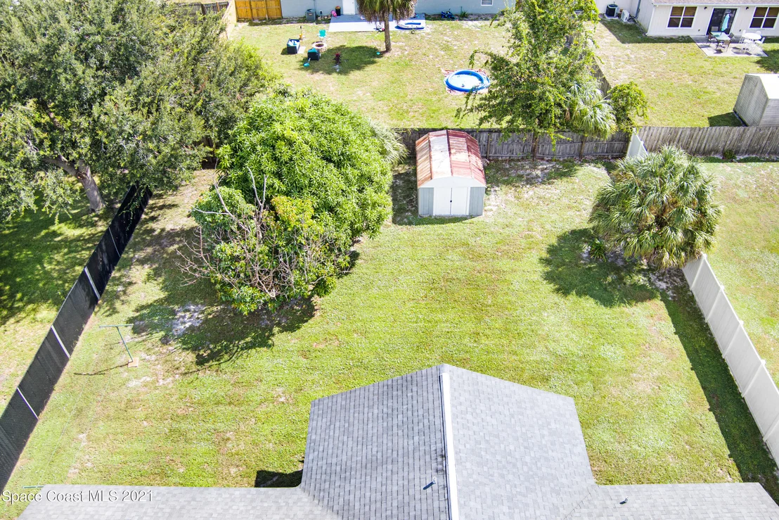 Photo of 6621 Bancroft Avenue