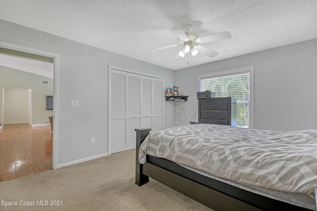 Photo of 794 White Pine Avenue