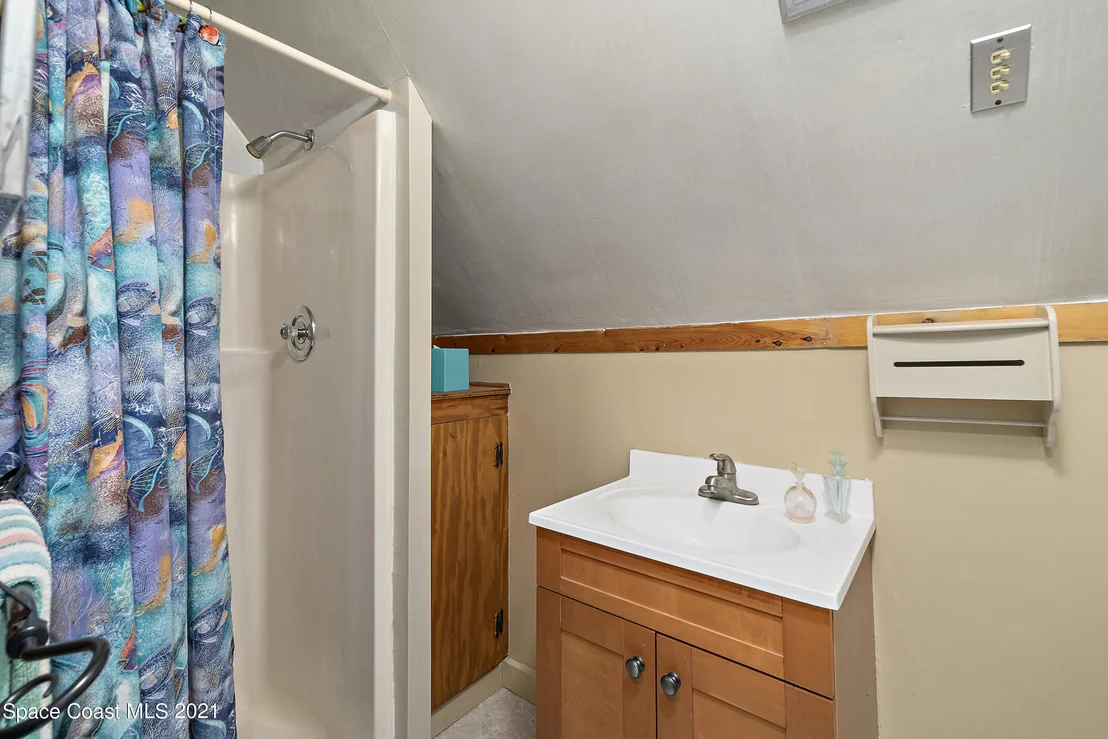 Photo of 4670 Robert Street