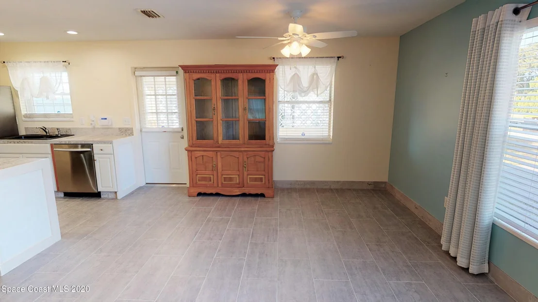 Photo of 1084 Cable Lane NE